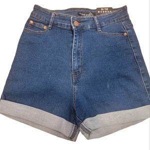NWT Fashion Nova "Carter" denim shorts sz9/10
